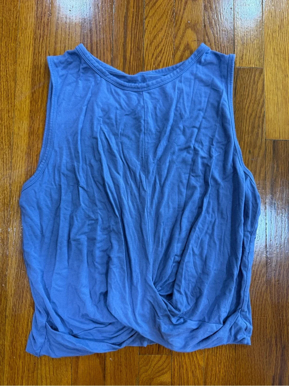 Alo Sleeveless Twist-Front Tank Top - Lavender